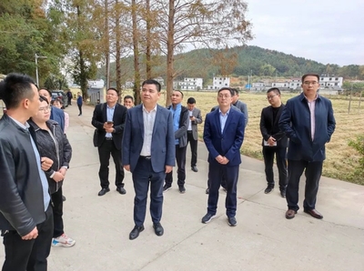 繁昌區(qū)來我縣開展縣域結(jié)對(duì)共建 共謀發(fā)展新篇，助力防腐產(chǎn)業(yè)升級(jí)
